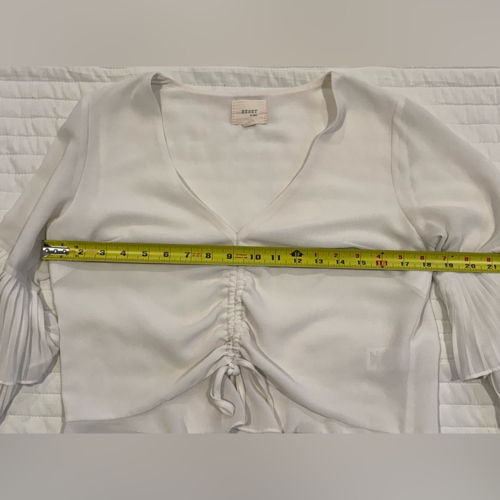 Reset by Jane Cropped Long-Sleeves V-Neck Shirt with Tiered Ruffle Sleeves Sz M - Picture 5 of 6